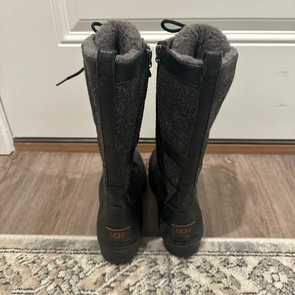 UGG Elvia Tall Boots Size 10 Women’s Great Condition Black Wool Lined Rubber - Picture 4 of 9